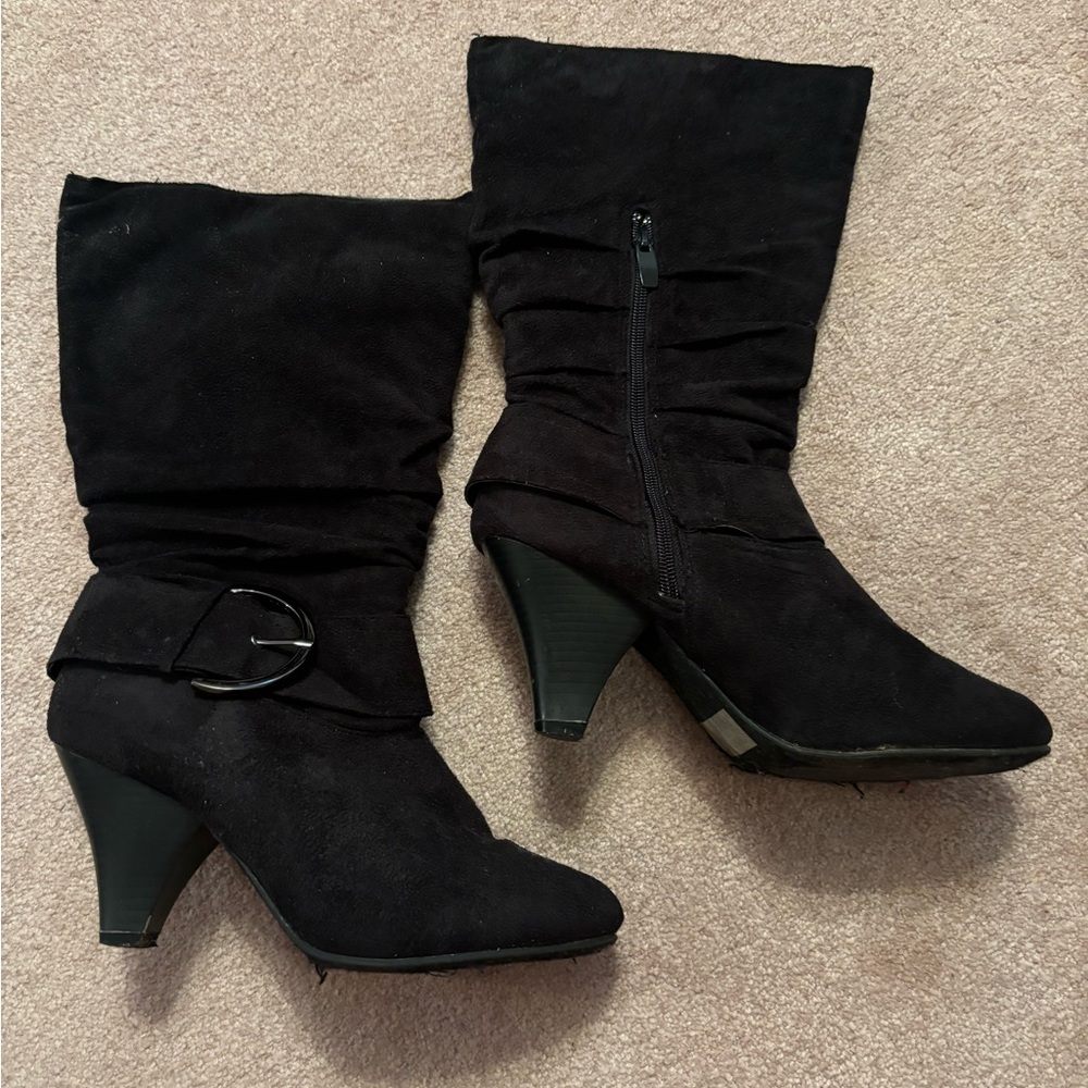 Black heeled boots